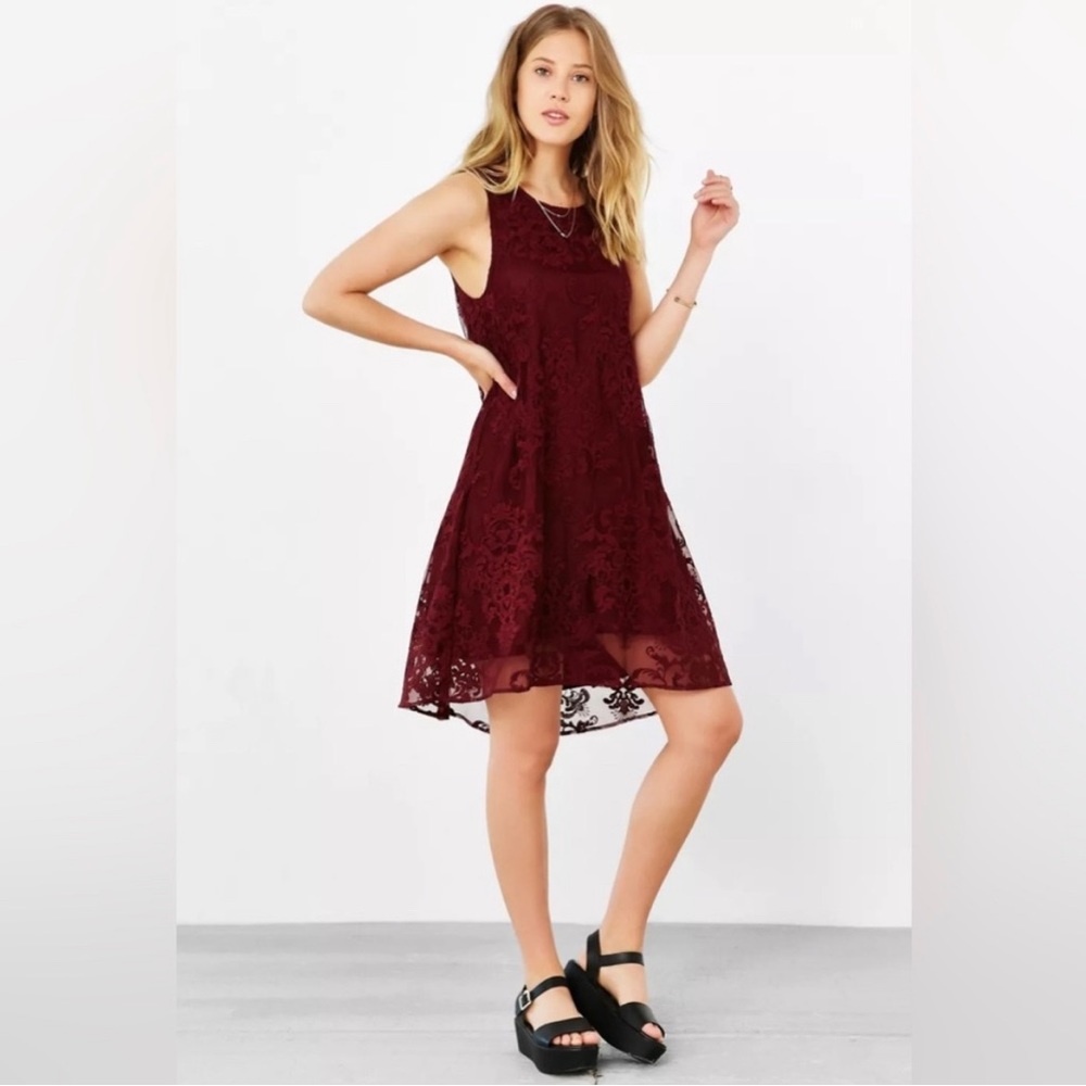 BB Dakota Candence Dress Floral Lace Burgundy Sleeveless Women Medium NWT Gift
